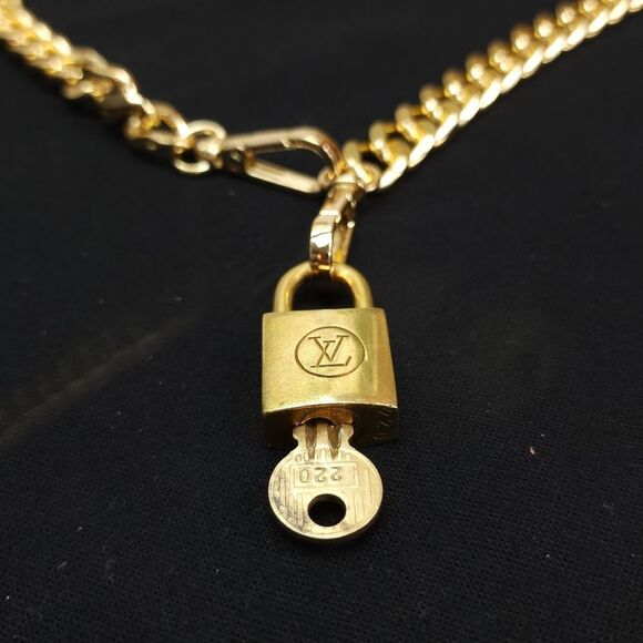 Authentic Louis Vuitton Vintage Lock And Key With Unbranded Chain #220 - Picture 11 of 12